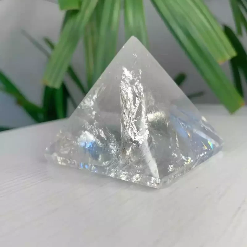 Pirâmide de Cristal (Quartzo Transparente)